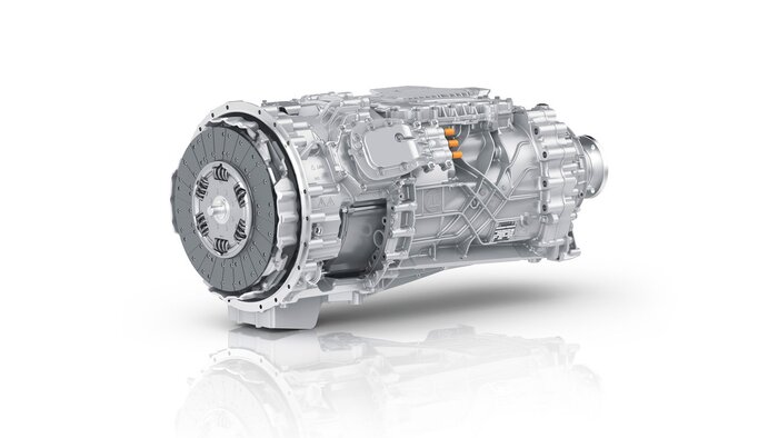 ZF wins 2027 Truck Innovation Award with TraXon Hybrid