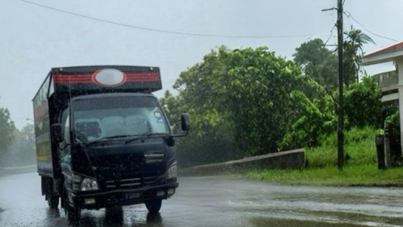 Tropical Weather and Trucks – Keeping Fleets on the Road